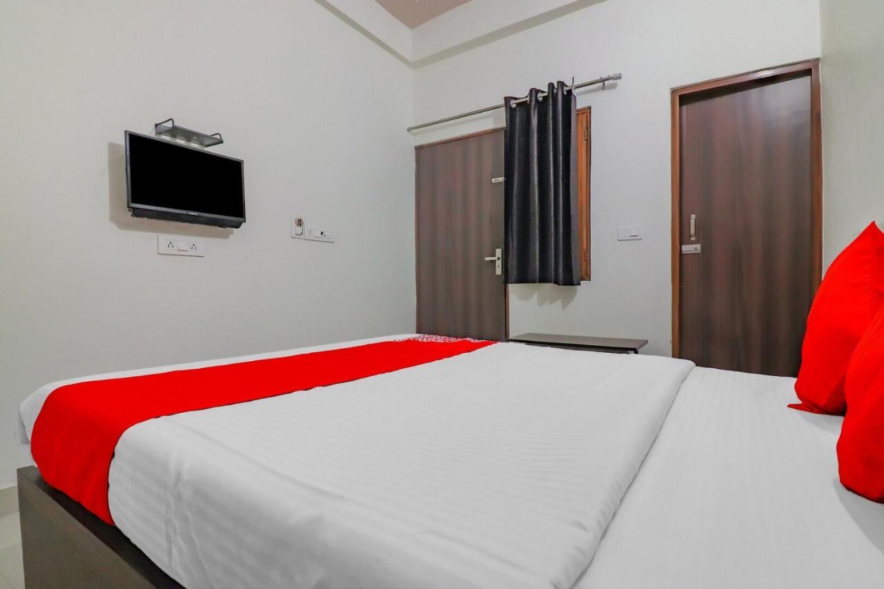 Rajlakshmi Guest House 마투라 외부 사진