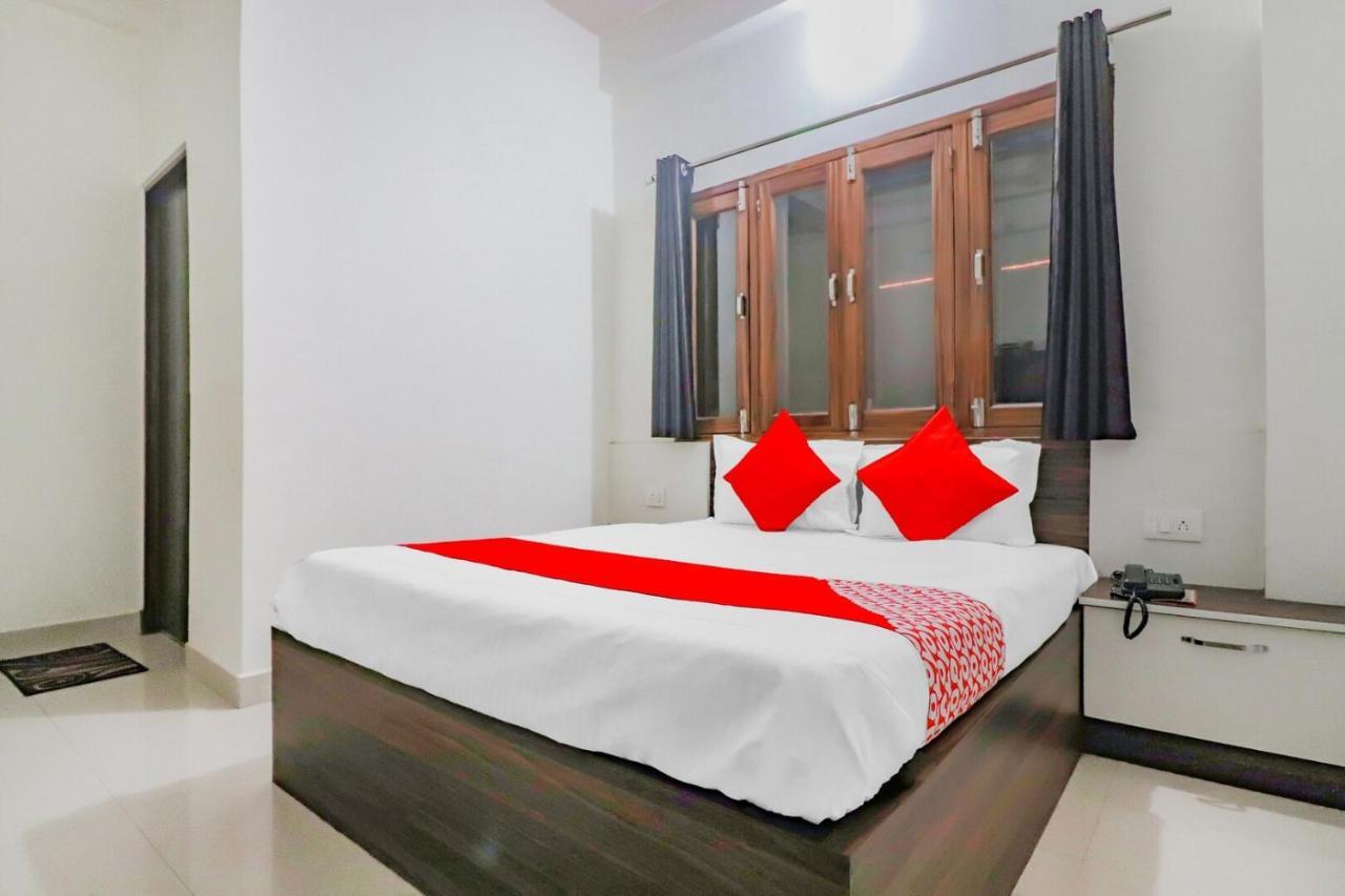 Rajlakshmi Guest House 마투라 외부 사진